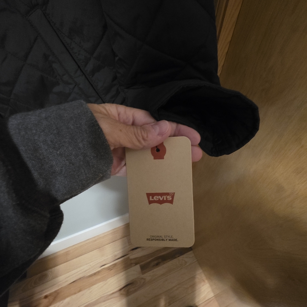 Levi's Dark Quilted Jacket - Picture 4 of 9